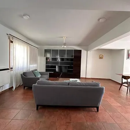 3 Bedroom Center Apartament Larnaca