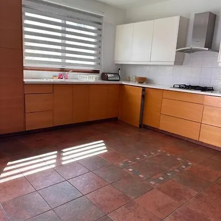 3 Bedroom Center *