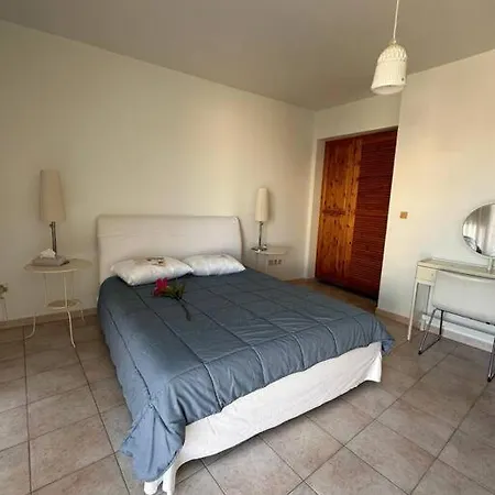 3 Bedroom Center