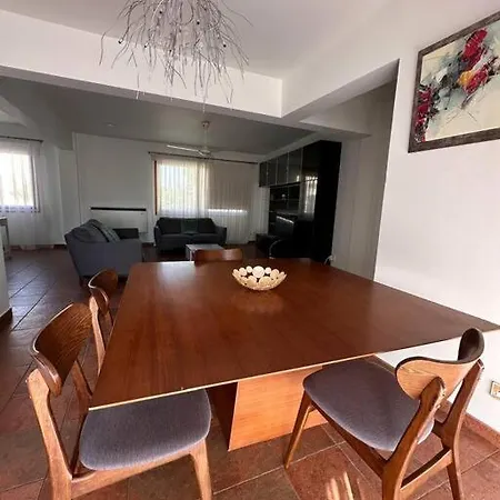 3 Bedroom Center Apartament Larnaca