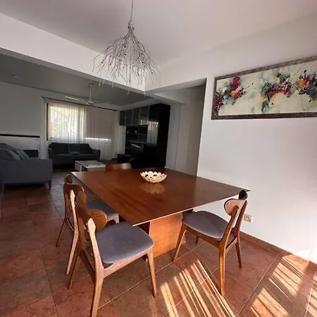 3 Bedroom Center *