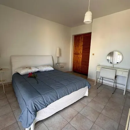 3 Bedroom Center