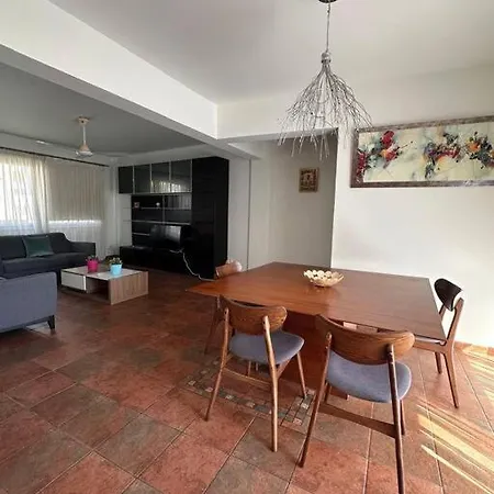 3 Bedroom Center